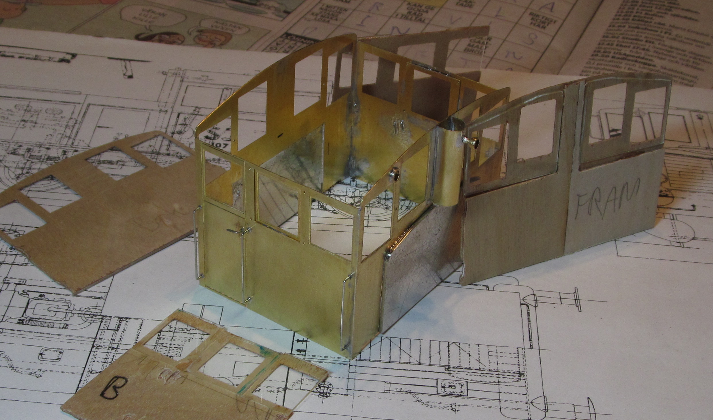 CAN0723-Z 43 Hytt delar_cr.jpg