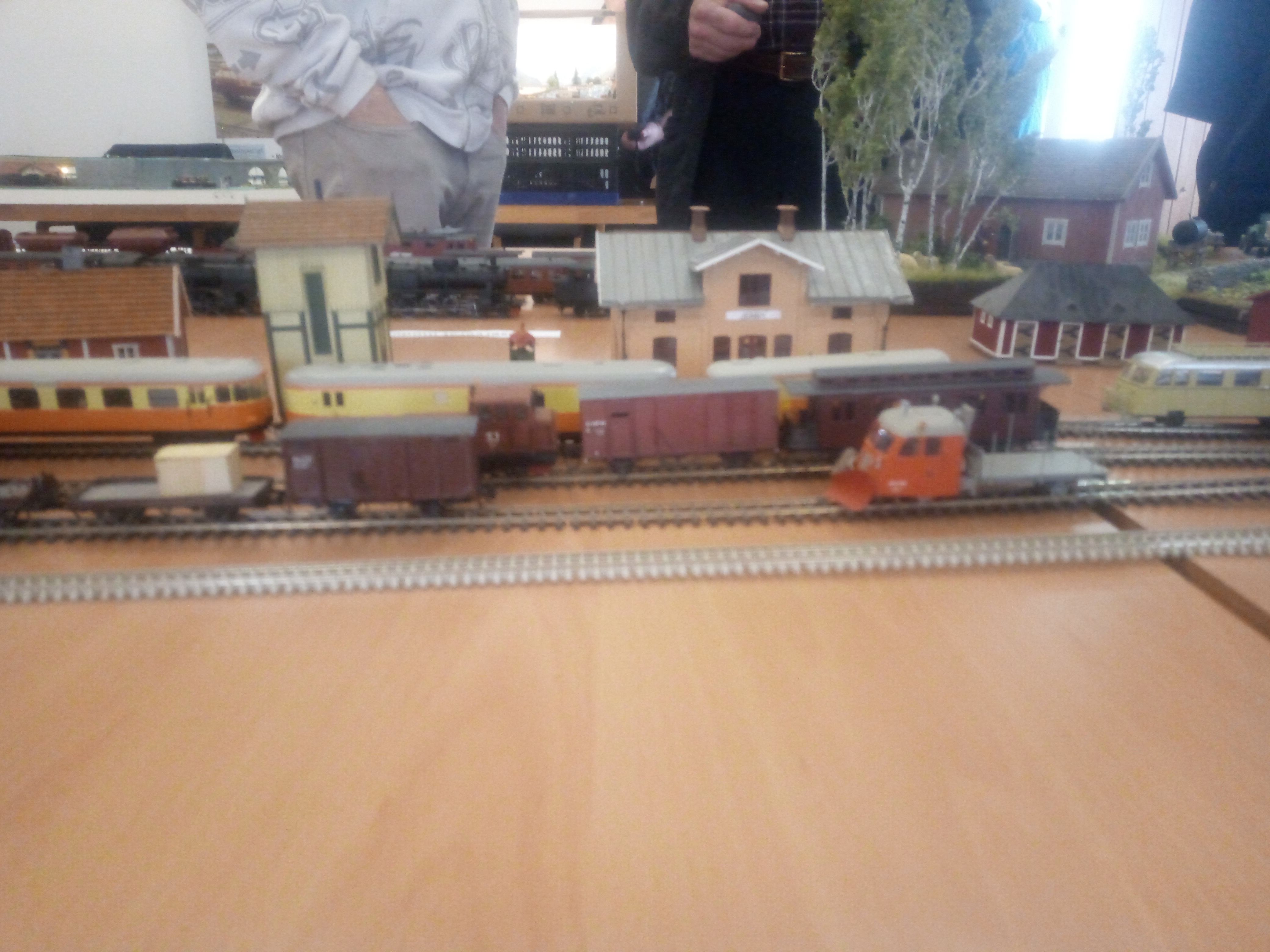 Jenny station med fordon.jpg